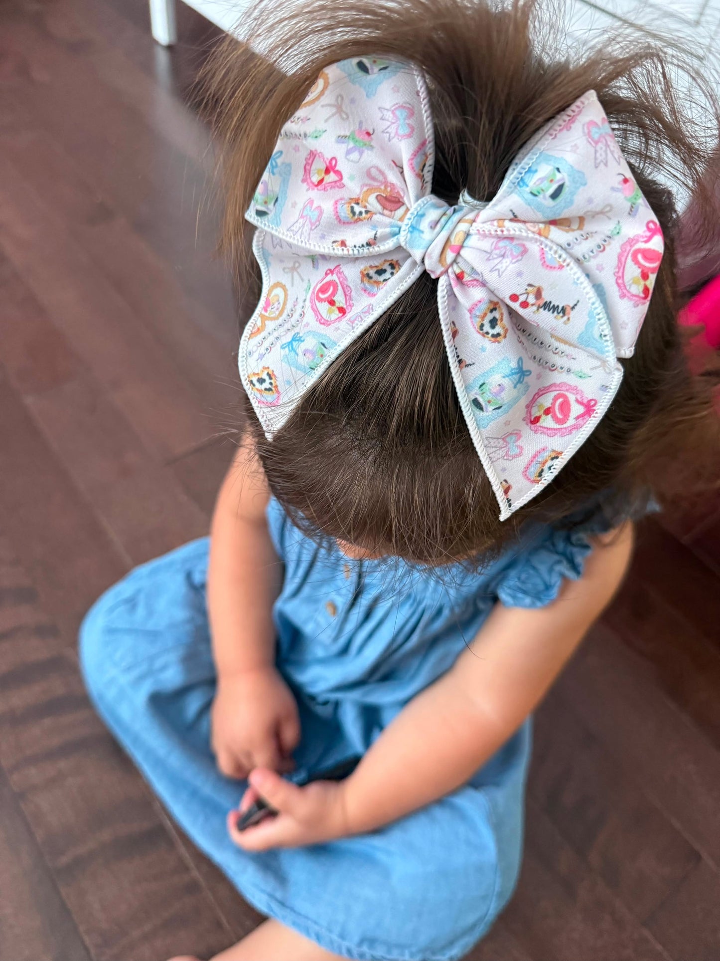 Canada Day Cutie • Fabric Fable Bow