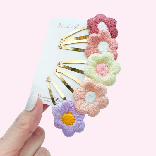 Threaded Floral Snap Clips
