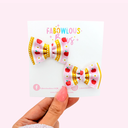Apples & Daisies • Mini Pinch Pigtails