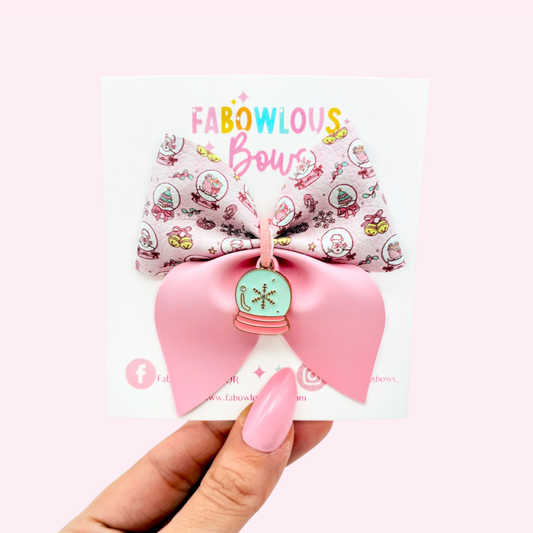 Snow Globe Sweetness // Sailor Bow